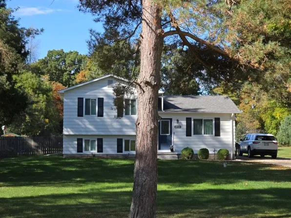 2531 Lisa Dr, Columbiaville, MI 48421