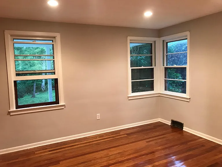 173 W Bristol Rd — Photo 14