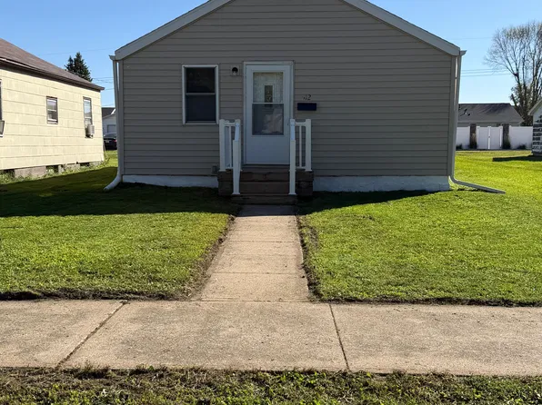 512 7th St SW, Le Mars, IA 51031