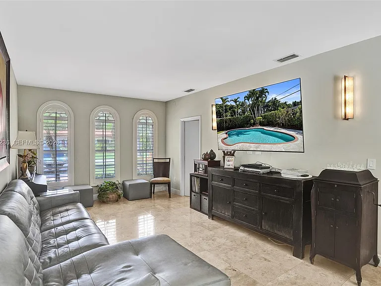 1534 Palancia Ave — Photo 24