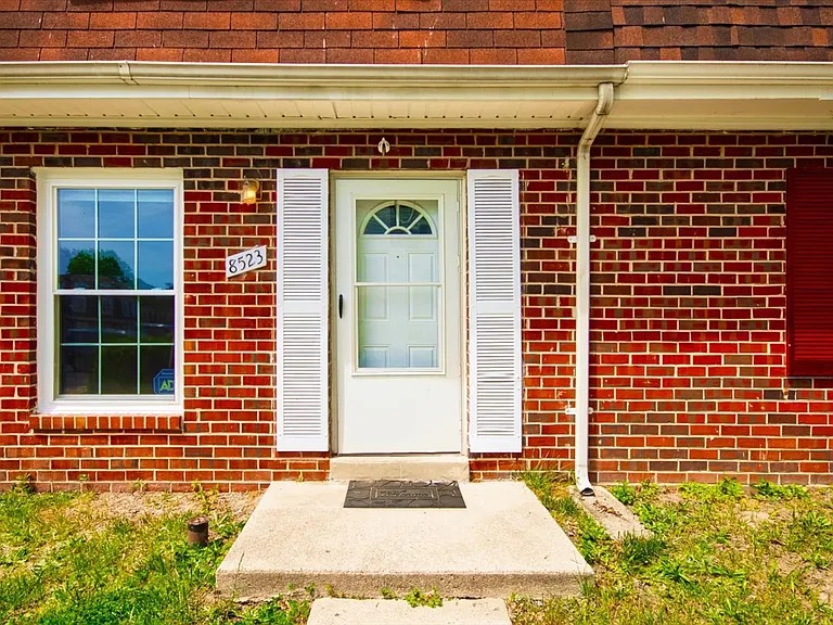 8523 Pioneer Dr — Photo 2