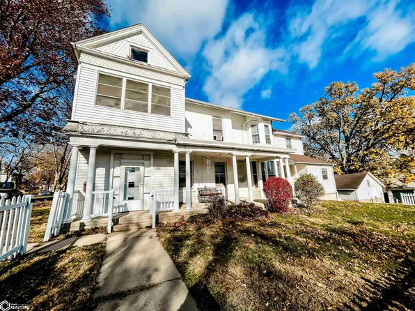 1228 Smith St, Burlington, IA 52601