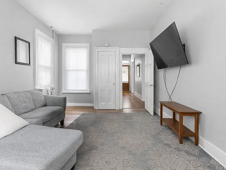 72 Walnut St #1 — Photo 8
