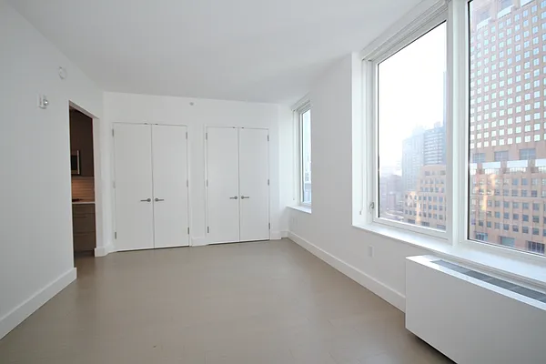 Rented by Red Apple Group | media 23