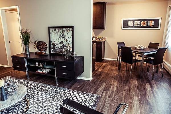 1st image of 441 Lynnhurst Ave W APT 204