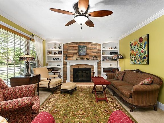 3rd image of 16067 Brinbourne Ave