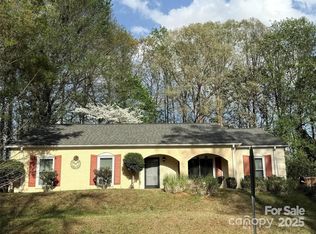 6721 Old Post Rd, Charlotte, NC 28212