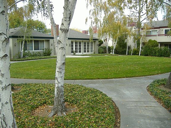 4th image of 1530 Fairway Green Cir
