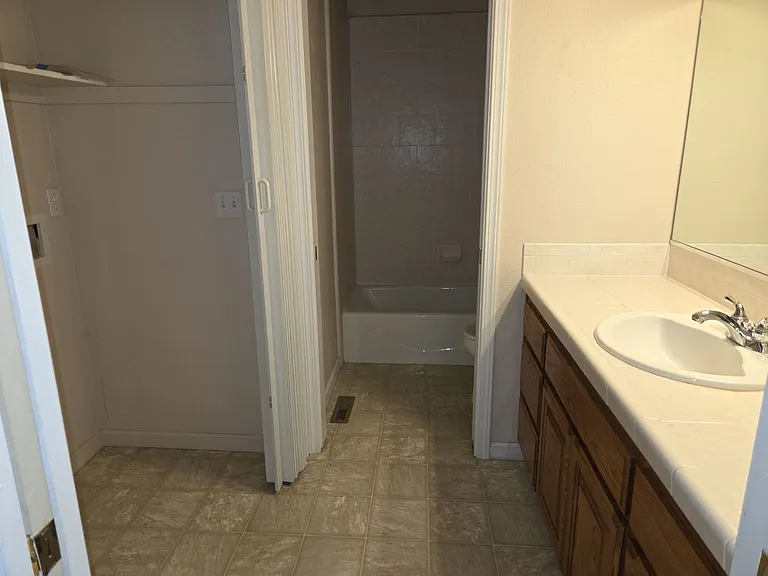 1061 William Ave #C — Photo 12