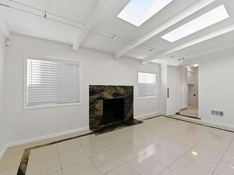1559 Chambers Dr — Photo 11
