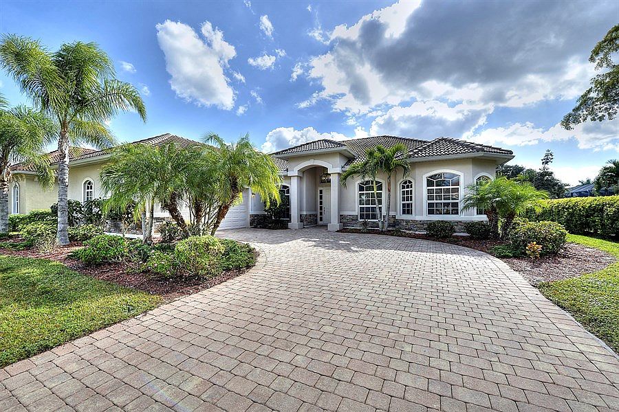 1st image of 24925 Fairwinds Ln