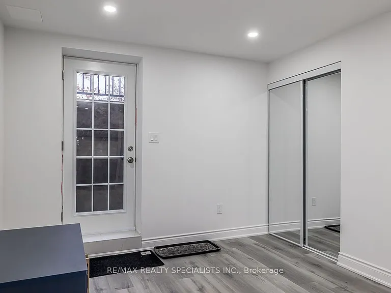 1 Huron Ln — Photo 4