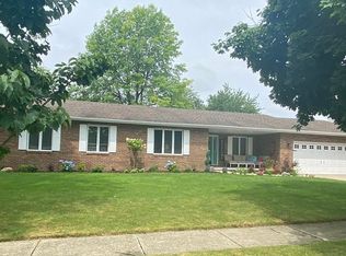 501 Watford Dr, Bloomington, IL