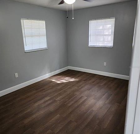 5th image of 3205 NE 15th Ave