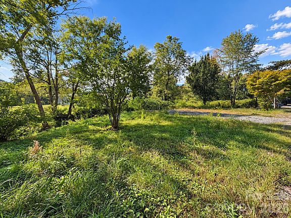 5th image of 139 McEntire Rd