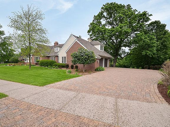 Gorgeous paver driveway