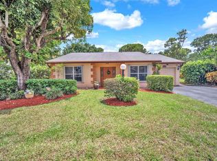 6104 Rainbow Cir, Greenacres, FL 33463