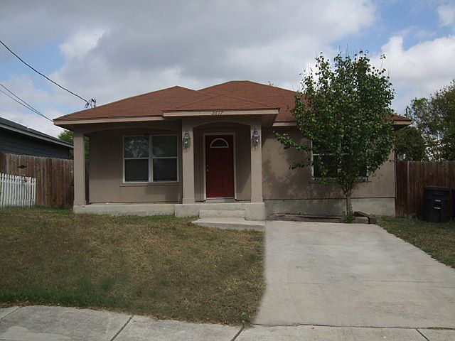 1st image of 2627 Wade St