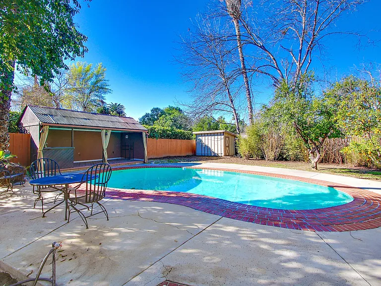 5923 Jumilla Ave — Photo 3