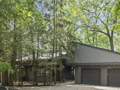 716 Woodland Rd, Bradfordwoods, PA, 15015