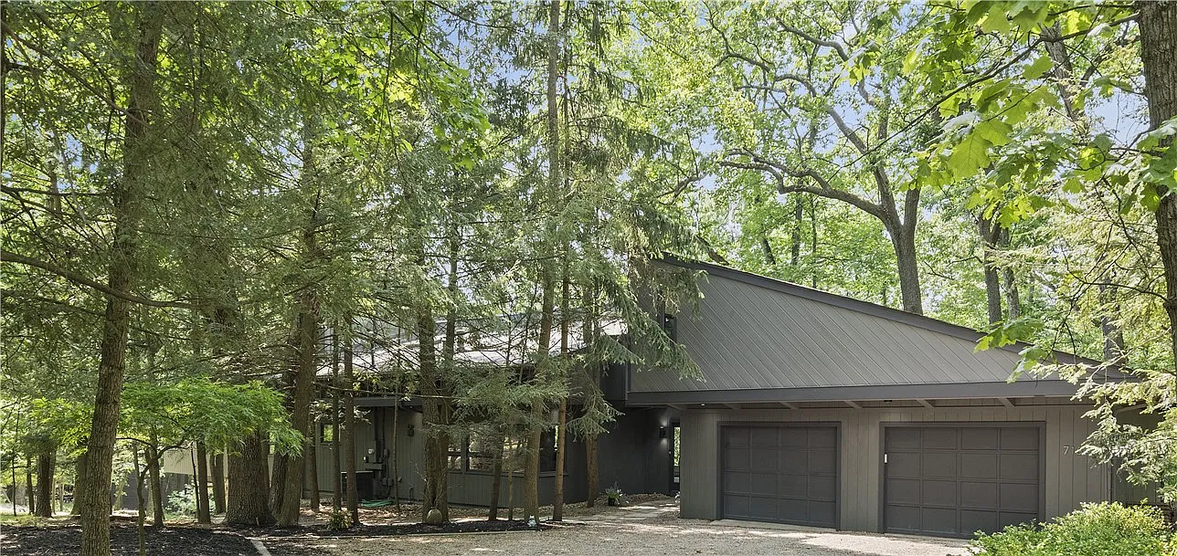 716 Woodland Rd photo 1