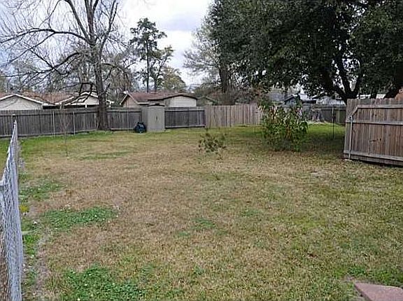 5th image of 2921 Weil Dr