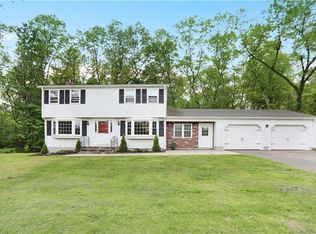 15 Maplewood Dr, Ellington, CT 06029