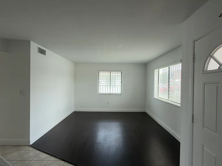 341 NW 109th Ave #10C — Photo 9