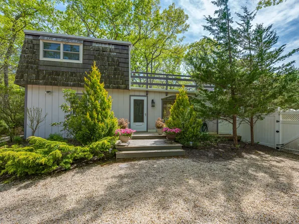 (undisclosed Address), Southampton, NY 11968