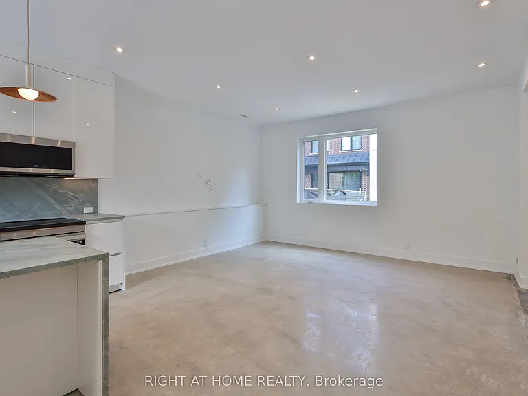 266 Indian Grv #LANEWAY HOUSE — Photo 3