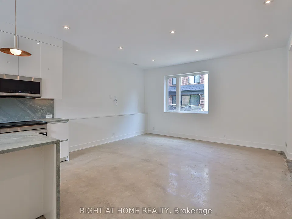 266 Indian Grv #LANEWAY HOUSE
