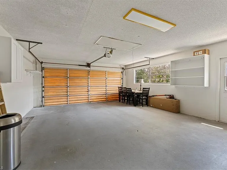 2250 Poinciana St — Photo 20
