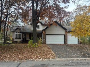 9206 Dunkirk St NE, Blaine, MN 55449