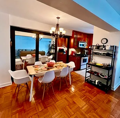 Sold by AVENUE 8 INC | media 2