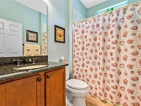 5th image of 220 Crepe Myrtle Dr