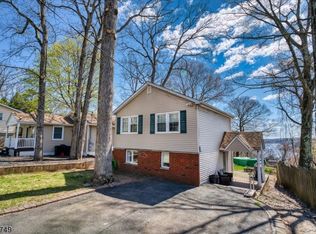 133 Dupont Ave, Hopatcong, NJ 07843