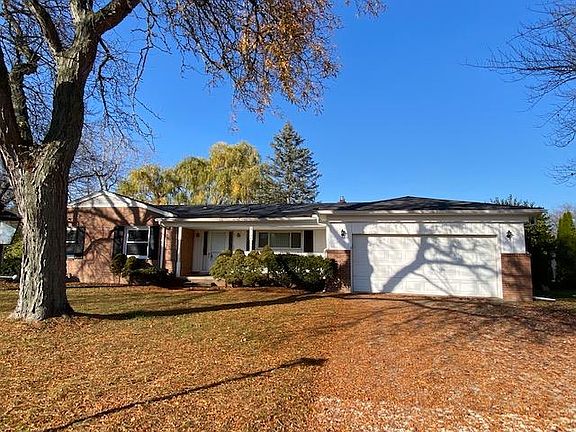 3rd image of 5422 Claridge Ln