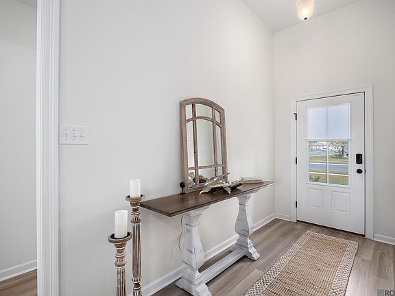 4th image of 39489 Parkfair Dr