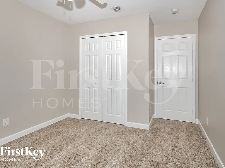 1061 SW Dubois Ave — Photo 11