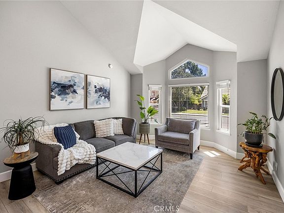 3rd image of 1427 Lookout Ct