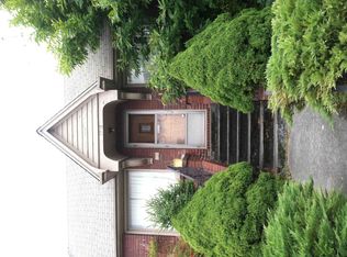 7716 15th Ave NE, Seattle, WA 98115