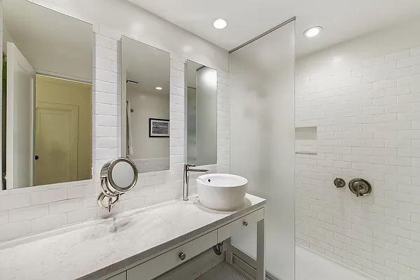 Sold by Nest Seekers International | media 15