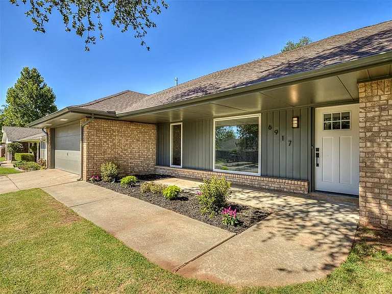 6917 Woodridge Ave — Photo 44