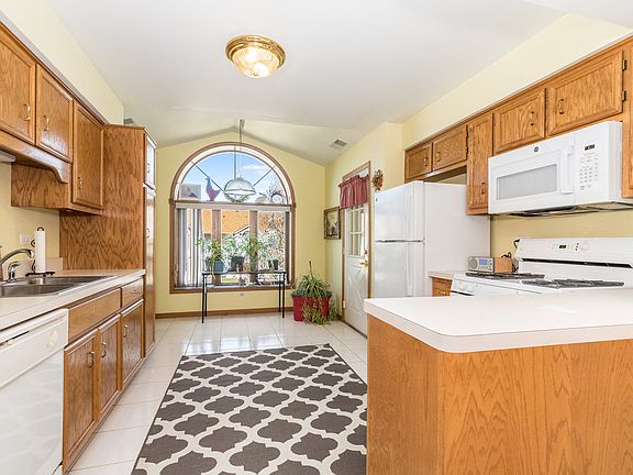 4th image of 6516 Pine Trail Ln APT 4