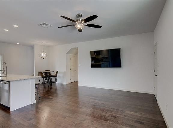 4th image of 105 Lei Ct
