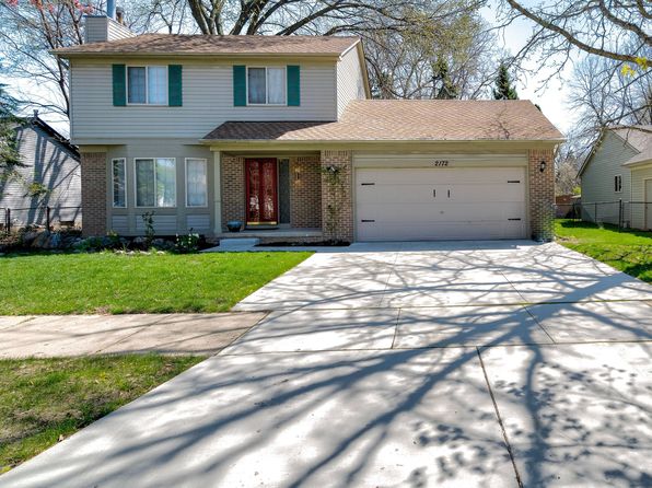 2172 Hartshorn Ave, Troy, MI 48083