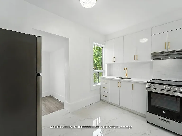 1182 Ossington Ave #UPPER — Photo 11