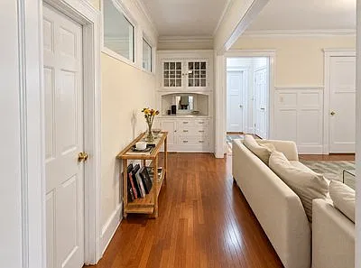 3 bed, 9999 sqft, $4,850 — Photo 2