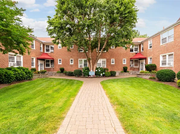 10 Bryant Crescent #1J, White Plains, NY 10605