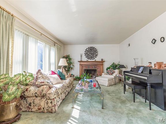 5th image of 52 Greendale Dr